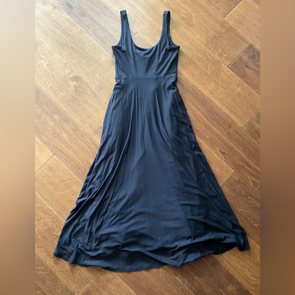 Elegant Black Sleeveless Dress